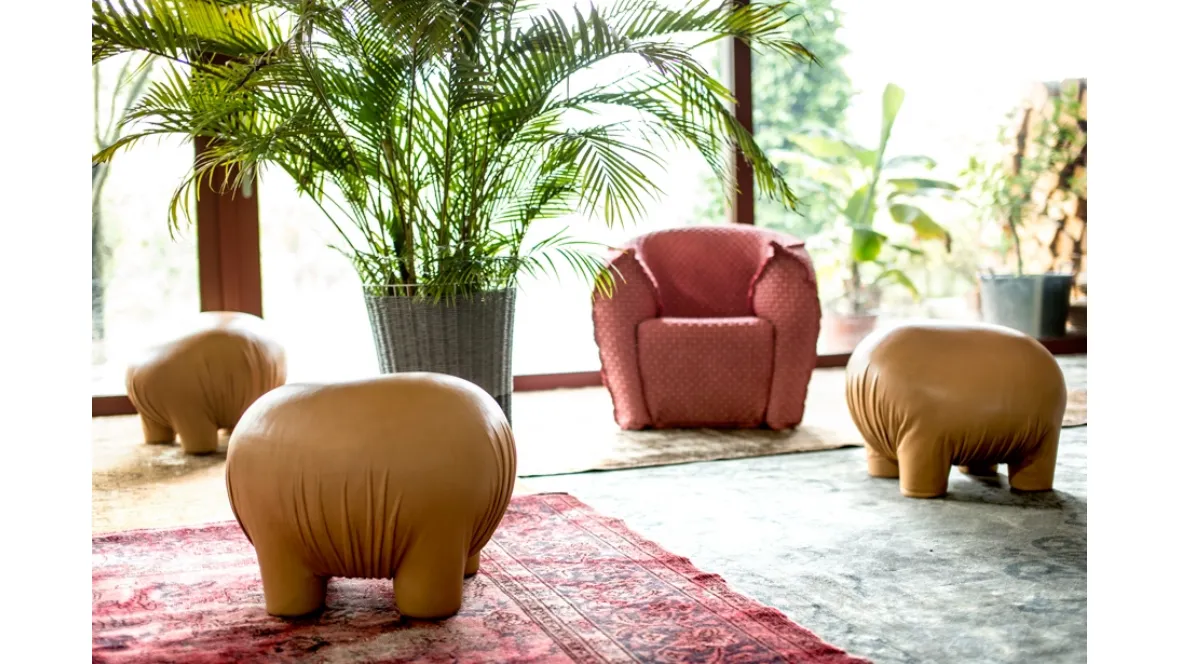 Pouf realizzato in cuoio Anomaly di Moroso