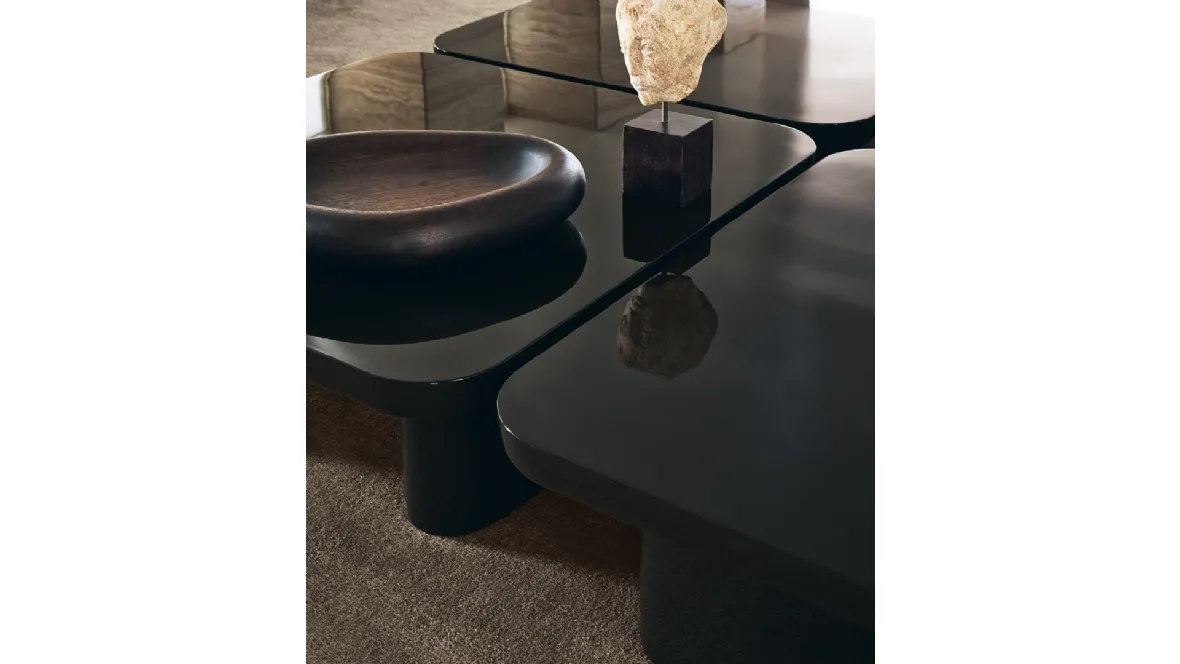 Tavolini Ernest in laccato lucido Moka di Poliform