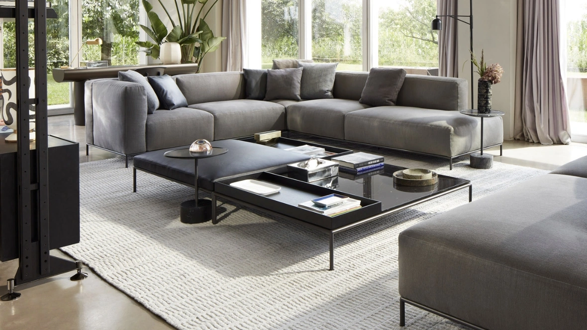 Tavolino Mex-Hi in marmo e pelle di Cassina
