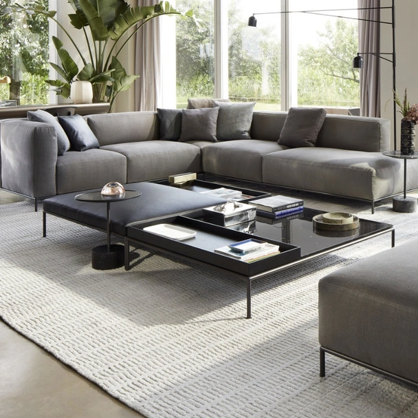 Tavolino Mex-Hi in marmo e pelle di Cassina