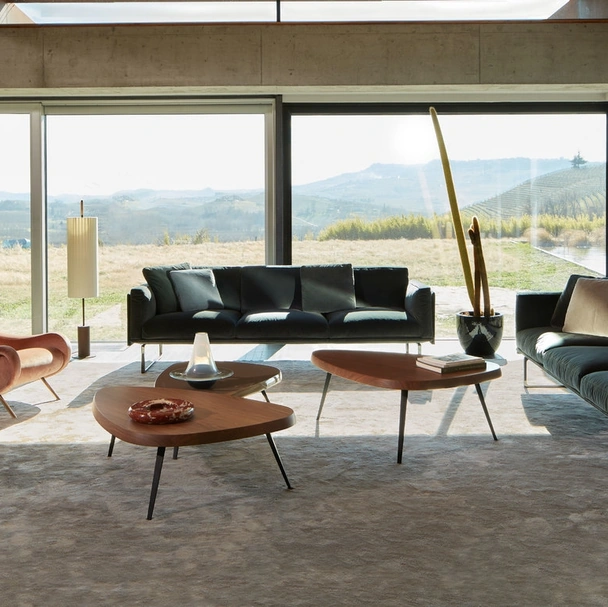 Tavolino Mexique con top in legno di Cassina