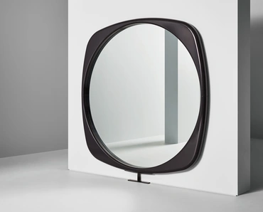 Specchio con cornice in poliuretano Mistral di Bonaldo