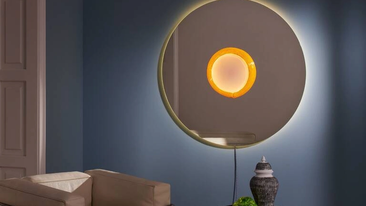 Specchio No Vanitas con murrina centrale di Cassina
