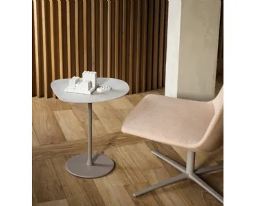 Tavolino Mixit con top in ceramica di Desalto