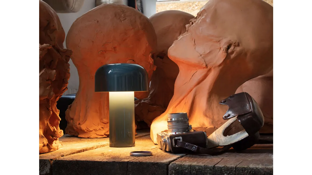 Lampada da tavolo ricaricabile Bellhop Table di Flos