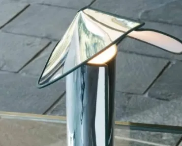 Lampada da tavolo in alluminio Chiara di Flos