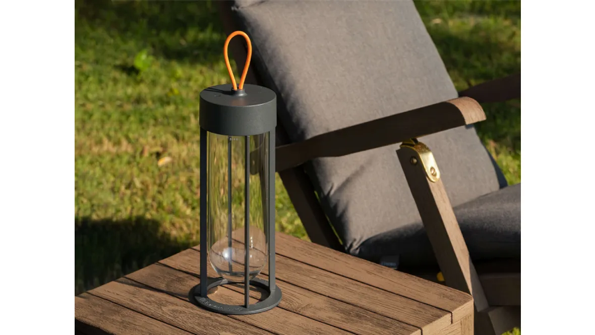 Lampada da esterno In Vitro Unplugged di Flos