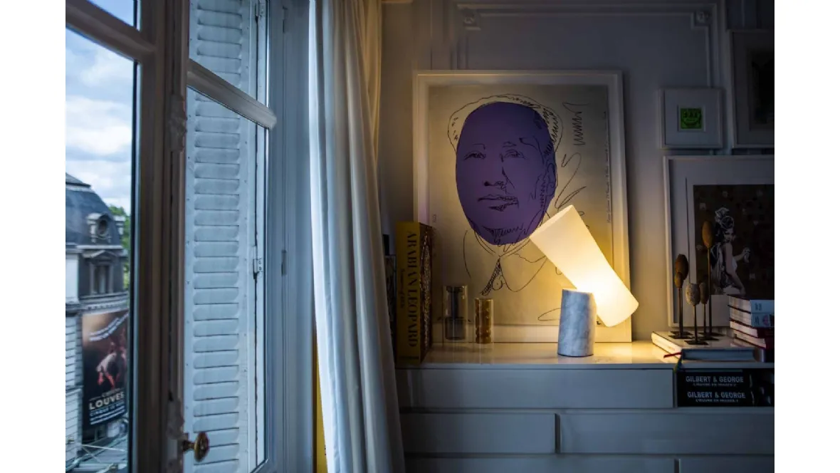 Lampada da tavolo Nile in vetro soffiato e marmo di Carrara di Foscarini