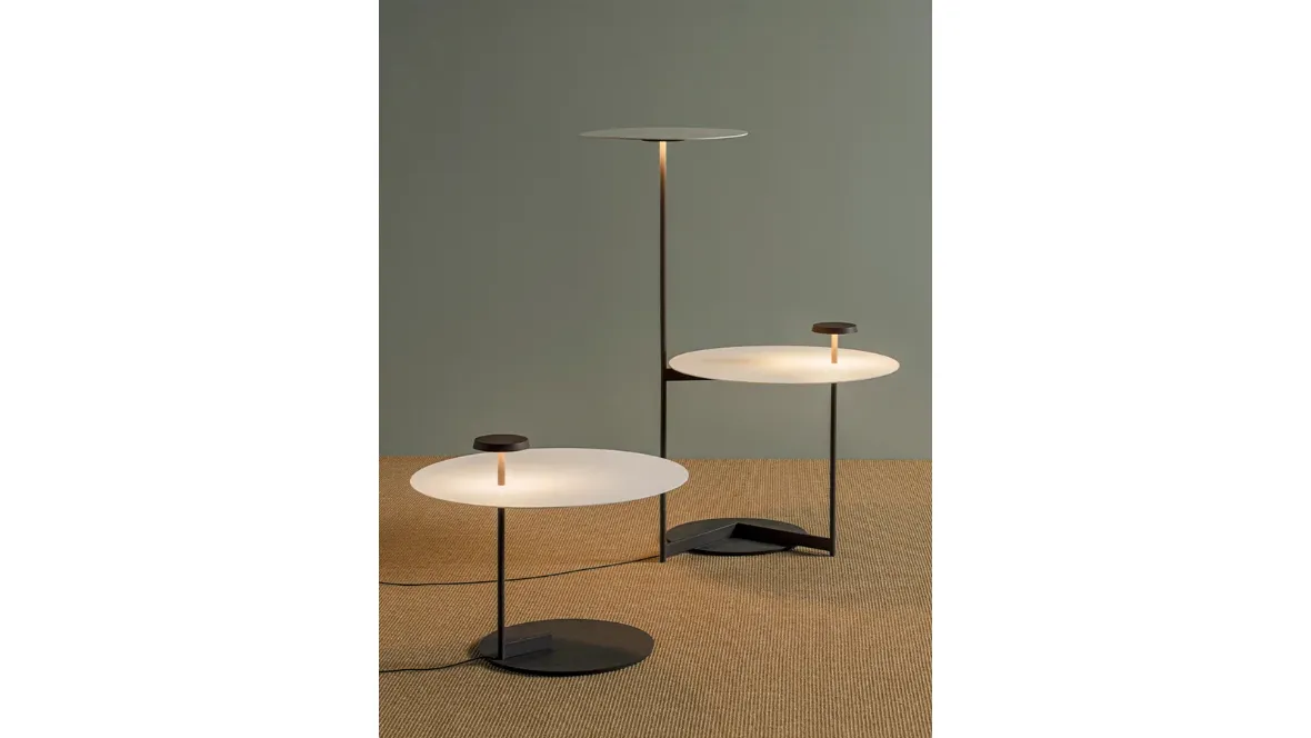Lampada da terra Flat di Vibia