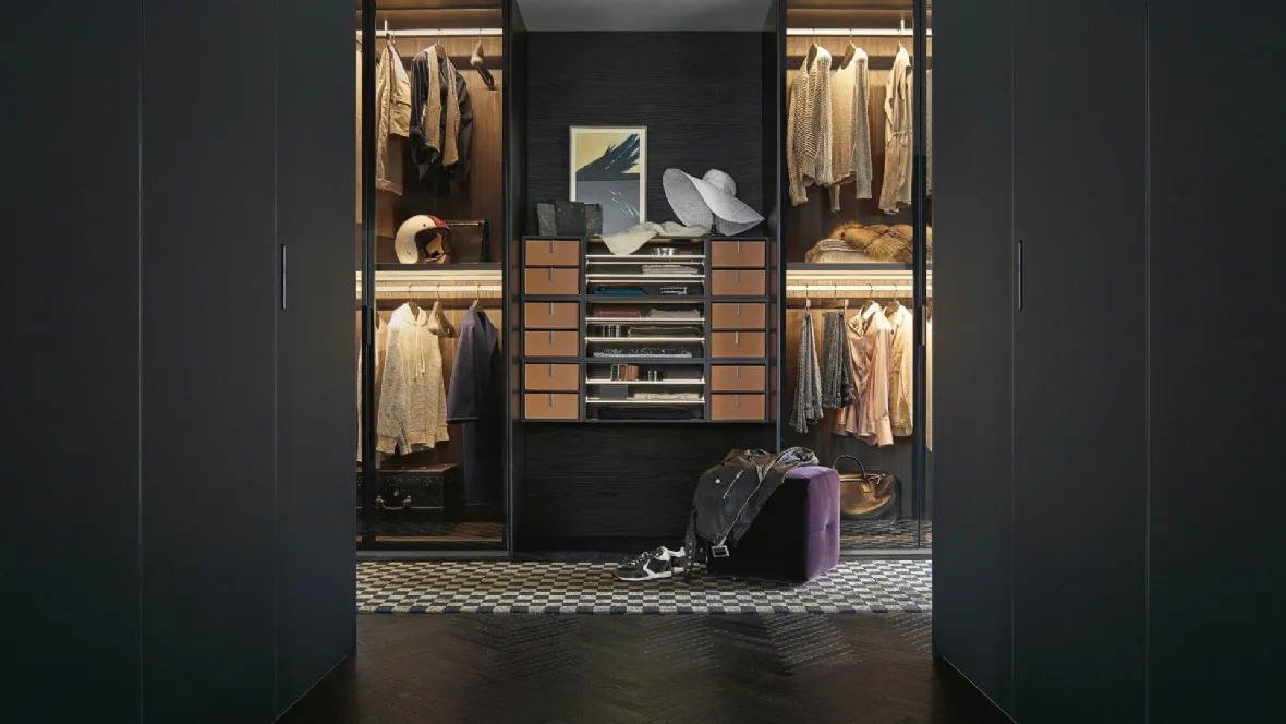 Cabina Armadio Senzafine Fitted con ante battenti in vetro e interno in nobilitato rovere cenere di Poliform