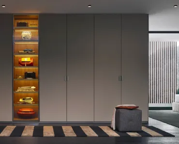 Armadio con ante battenti Senzafine New Entry laccato Arena di Poliform