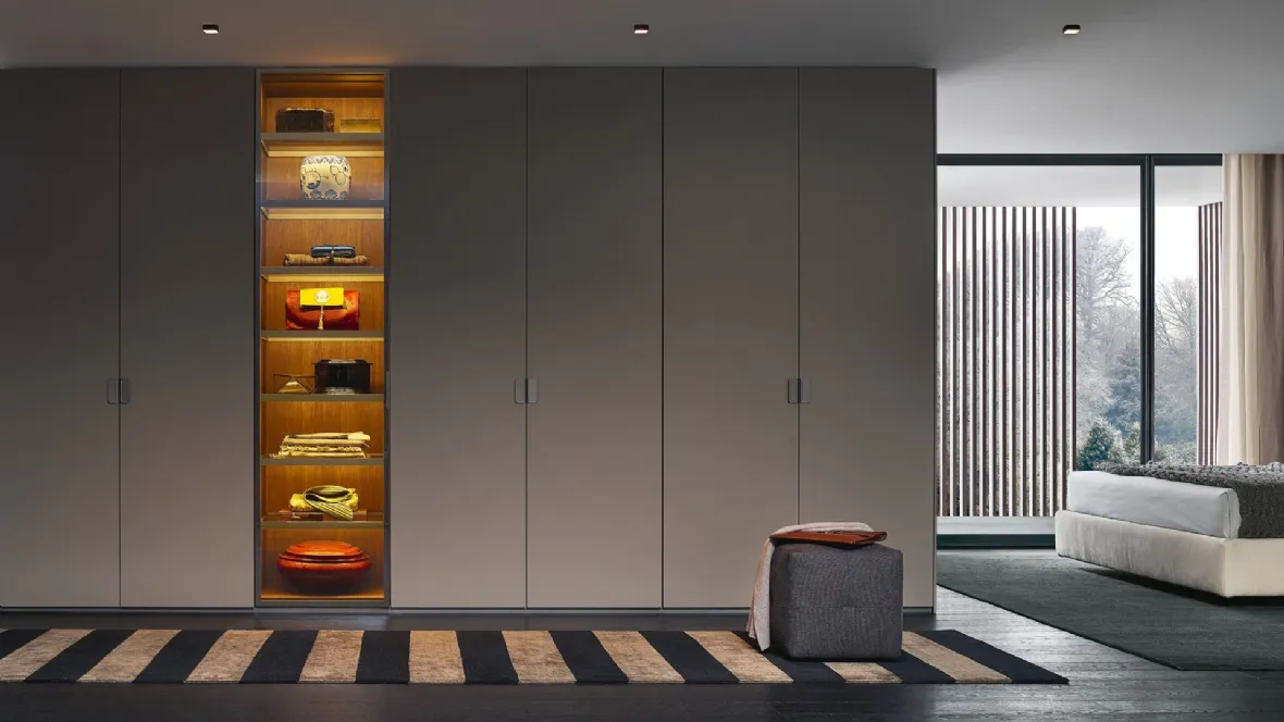 Armadio con ante battenti Senzafine New Entry laccato Arena di Poliform