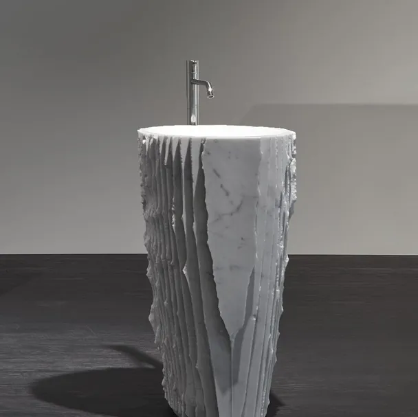 Lavabo in marmo di design Controverso di Antoniolupi
