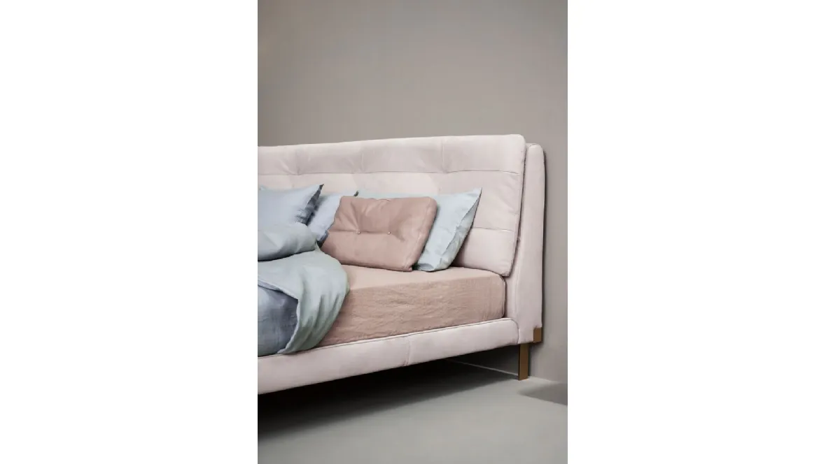 Letto in pelle Viktor di Baxter