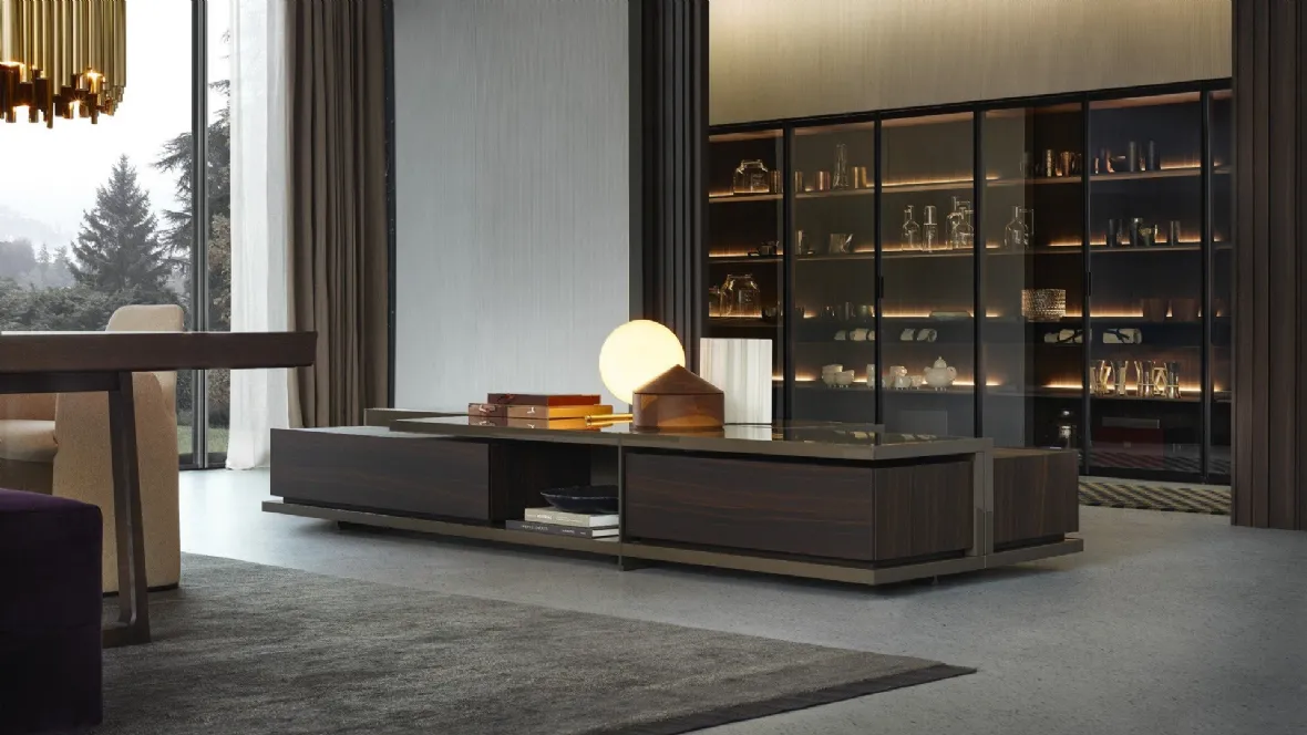 Libreria Bristol in laccato lucido e legno con ante in vetro di Poliform