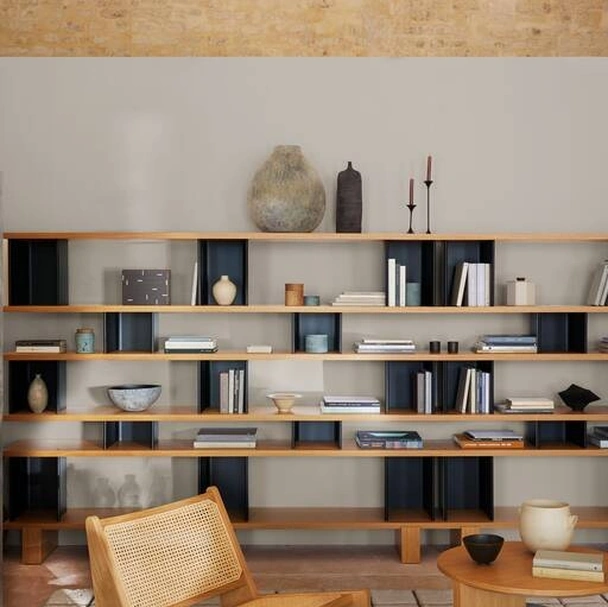Libreria a muro componibile in legno e alluminio Nuage di Cassina