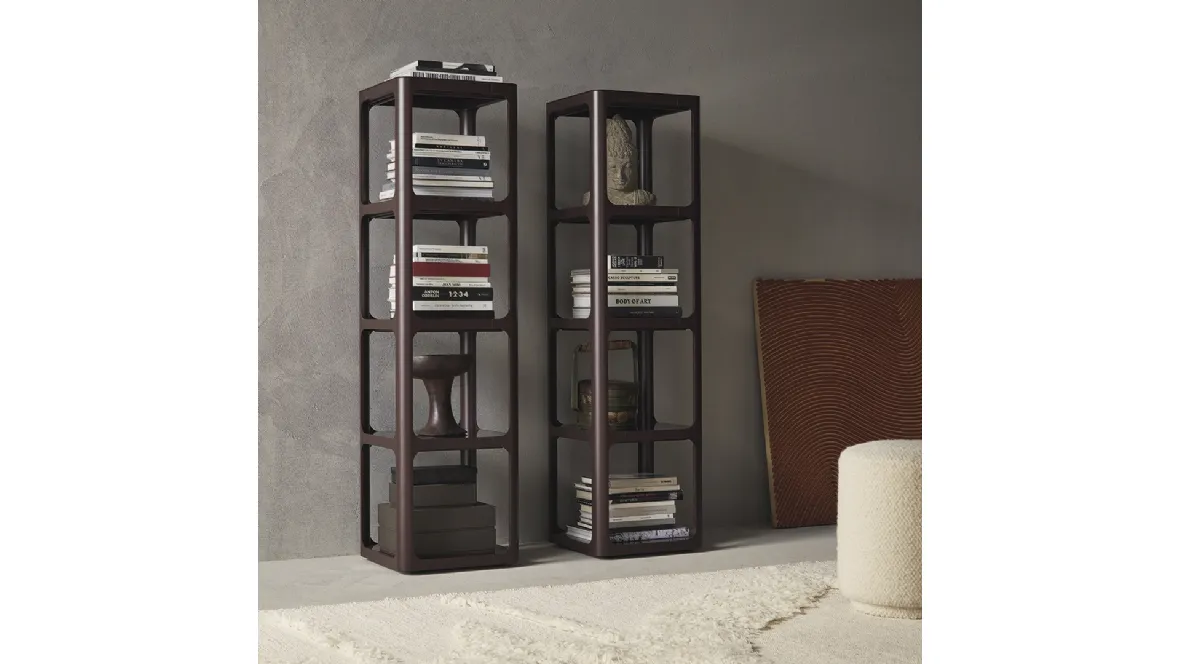 Libreria divisoria Sixty in alluminio laccato con ripiani in vetro di Rimadesio