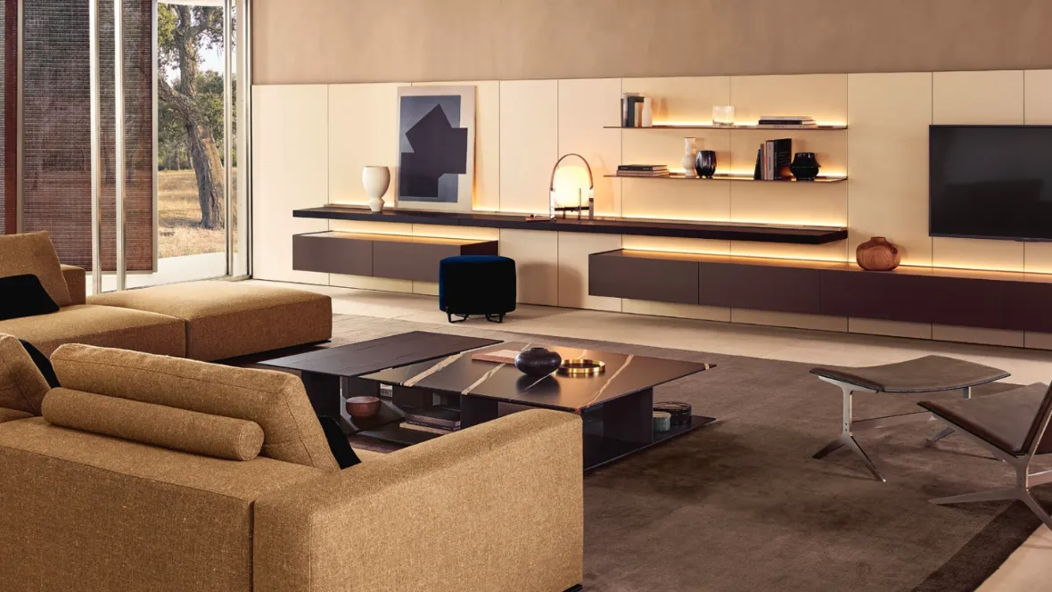 Parete Attrezzata sospesa Code con Mensole in laccato metallico ottone e top in marmo, mensole in olmo nero di Poliform