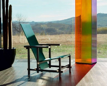Poltrona di design Black Red and Blue di Cassina