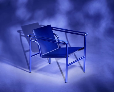 Poltroncina in cuoio Dossier Basculant di Cassina