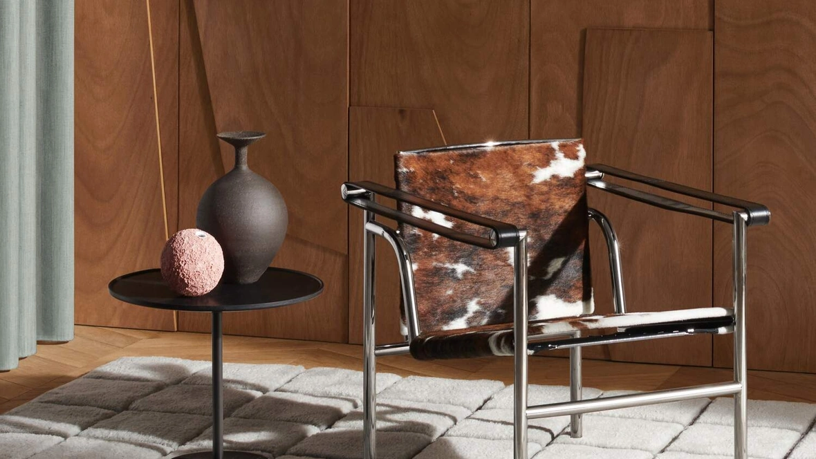 Poltroncina Dossier Basculant in pelle di Cassina