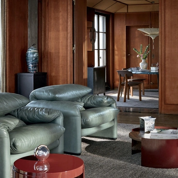Poltrona di design in pelle Maralunga di Cassina