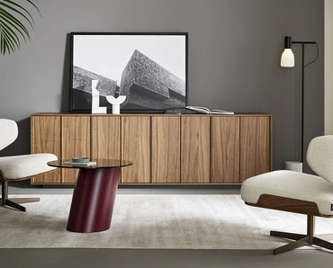 Poltrona di design Olos in tessuto e legno di Bonaldo