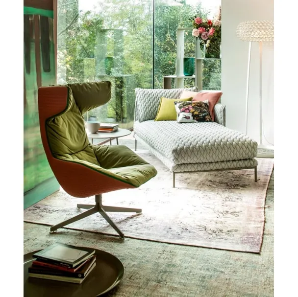 Poltrona in tessuto morbido dai colori vivaci Take a Line For a Walk di Moroso