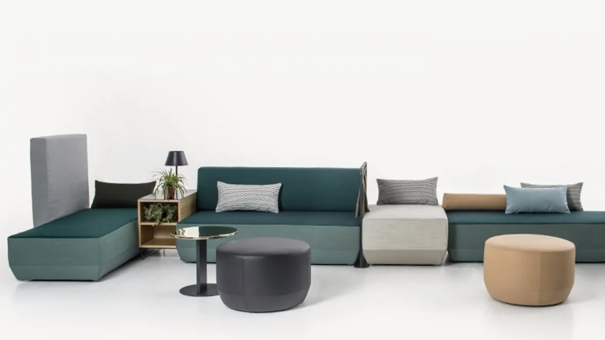 Divano componibile e modulabile Bikini Island di MorosoDivano componibile e modulabile Bikini Island di Moroso