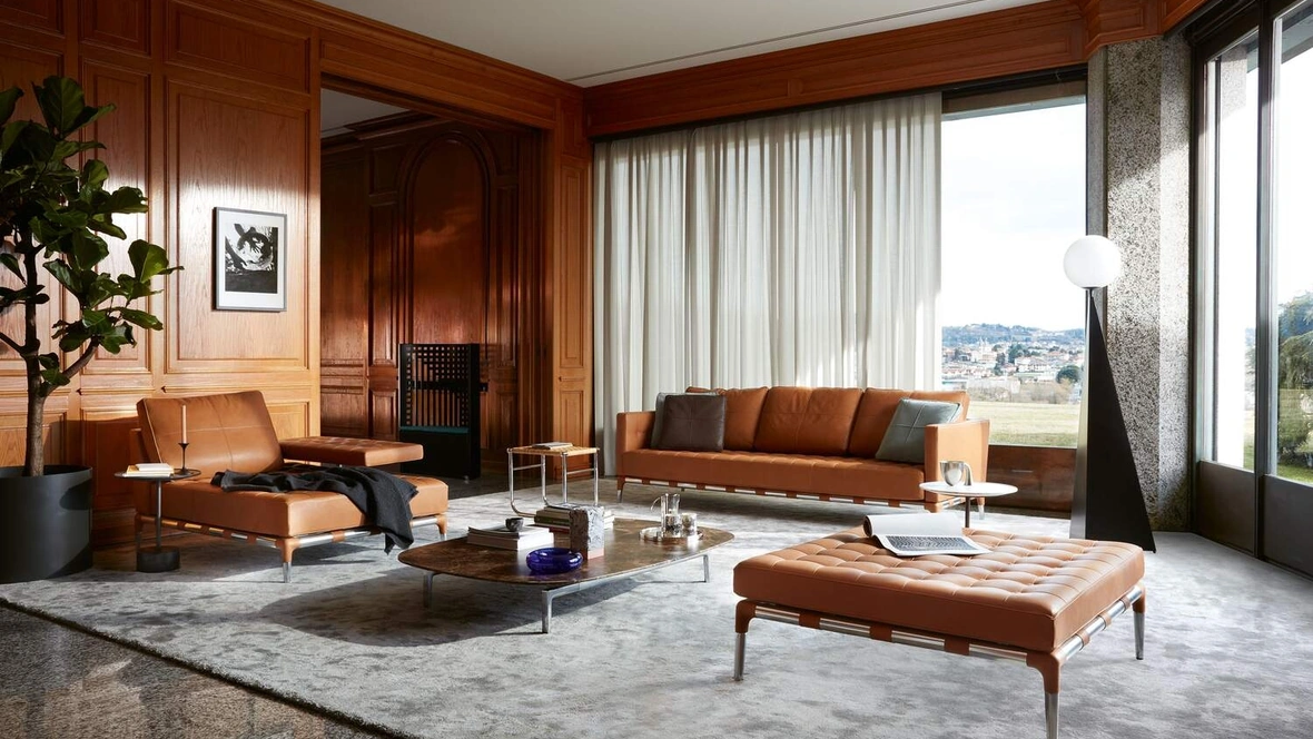 Divano lineare in pelle Privé di Cassina