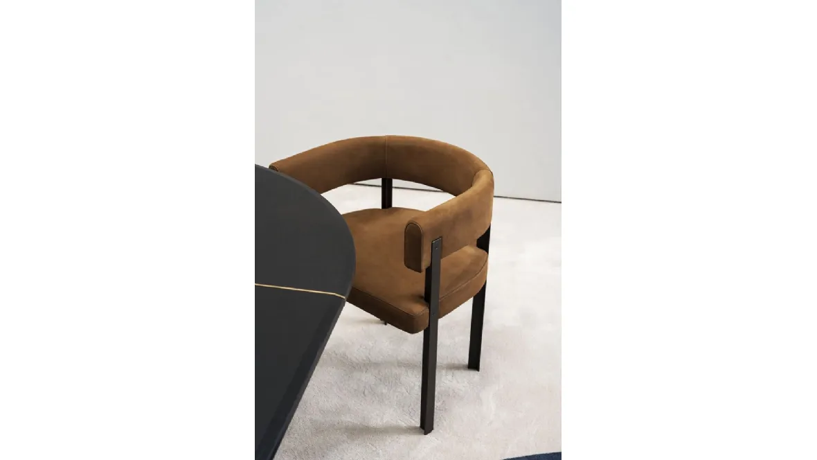 Sedia T Chair in pelle di Baxter
