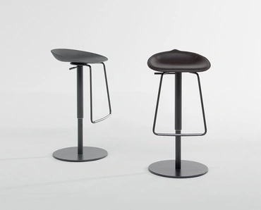 Sgabello Tab in cuoio di Bonaldo