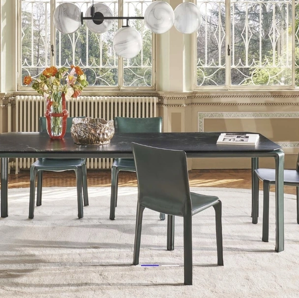 Sedia Cab 412 rivestita in cuoio di Cassina