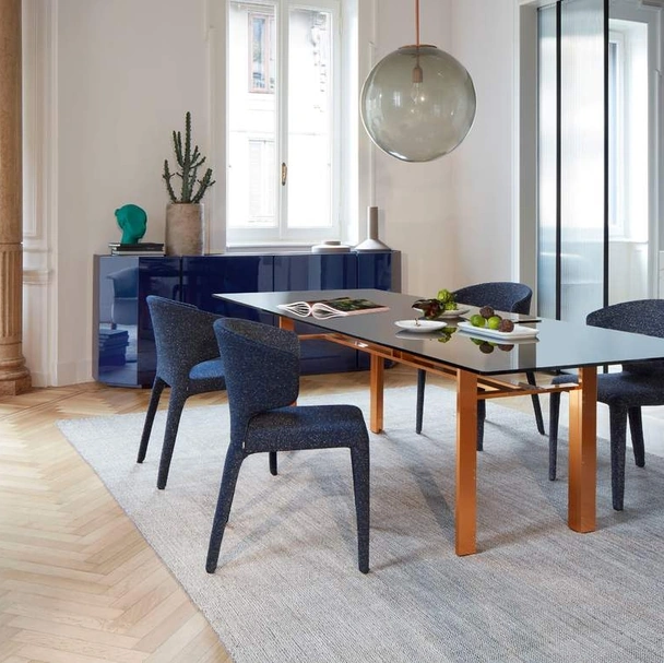 Sedia di design Hola 367 di Cassina