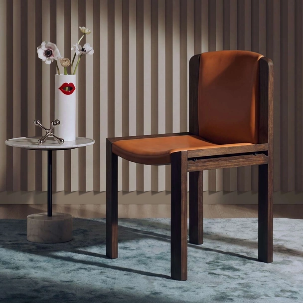 Sedia in pelle Chair 300 di Cassina