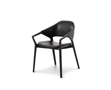Sedia in pelle e legno massello Ico di Cassina