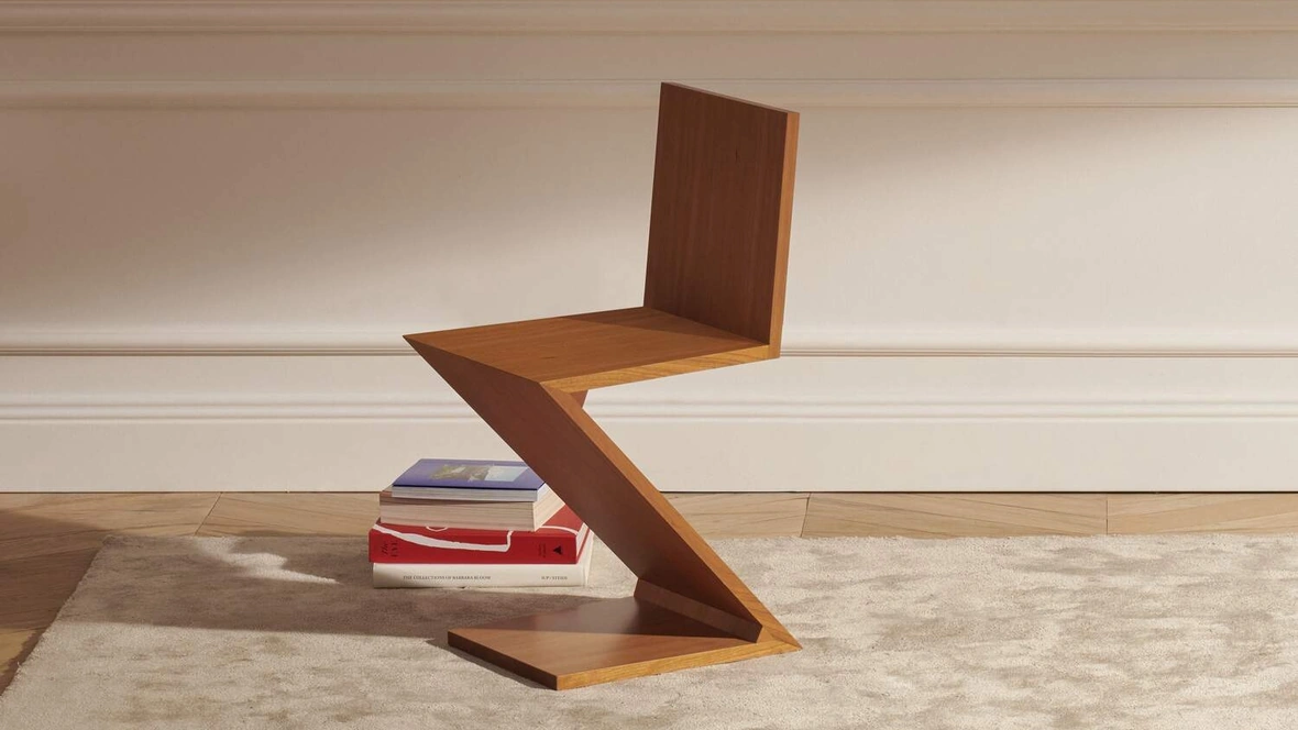 Sedia di design Zig Zag in massello di ciliegio americano di Cassina