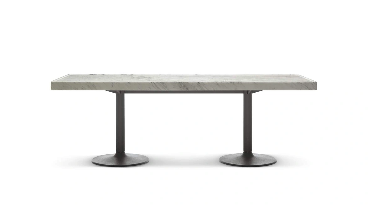 Tavolo Pied Corolle di Cassina
