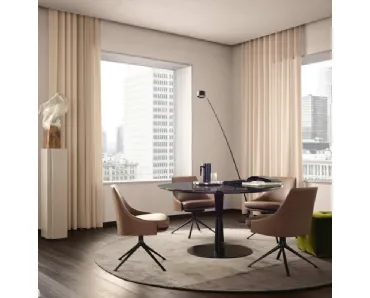 Tavolo rotondo Flute con piano in marmo lucido e base in laccato opaco di Poliform