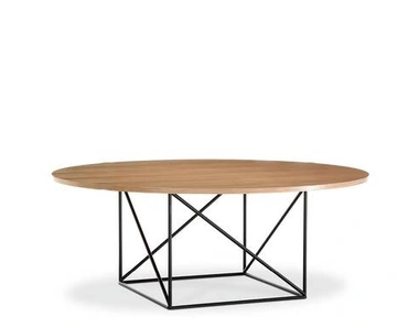 Tavolo LC15 Table de Conférence in legno di rovere massello con base in acciaio di Cassina