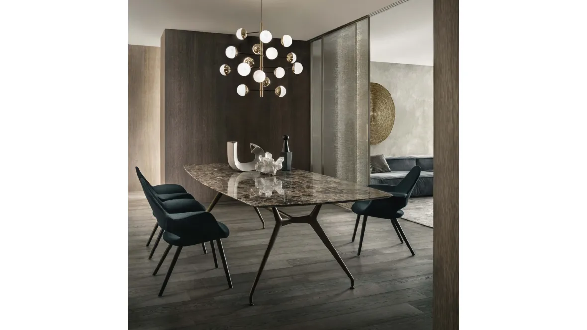 Tavolo Manta con top in marmo di Rimadesio