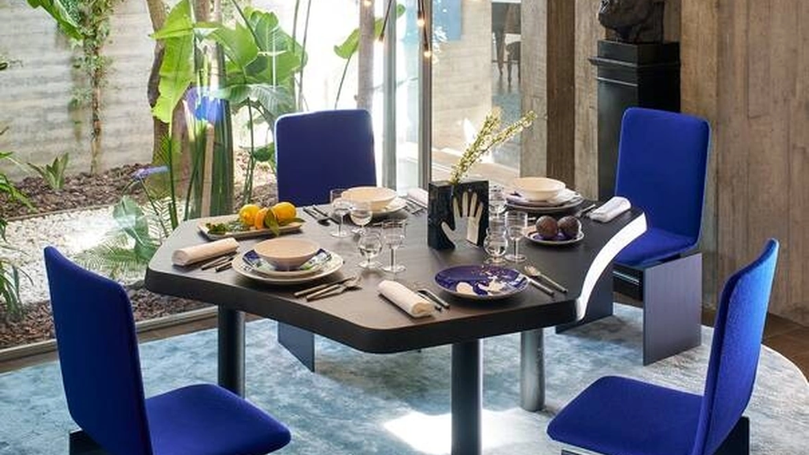 Tavolo irregolare Montparnasse di Cassina