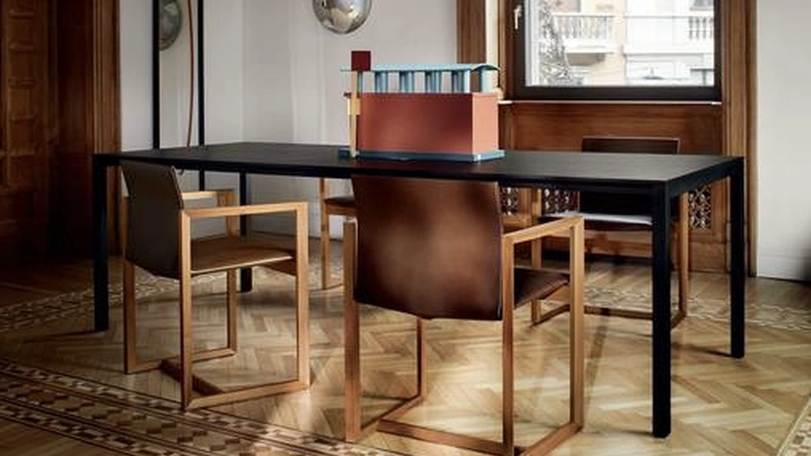 Tavolo allungabile Naan in legno di rovere tinto nero di Cassina