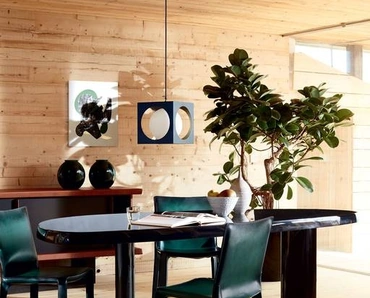 Tavolo Table En Forme Libre con piano asimmetrico in legno laccato nero lucido di Cassina