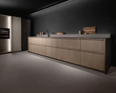 Cucina Design Arena mass + K table ad angolo di Maistri
