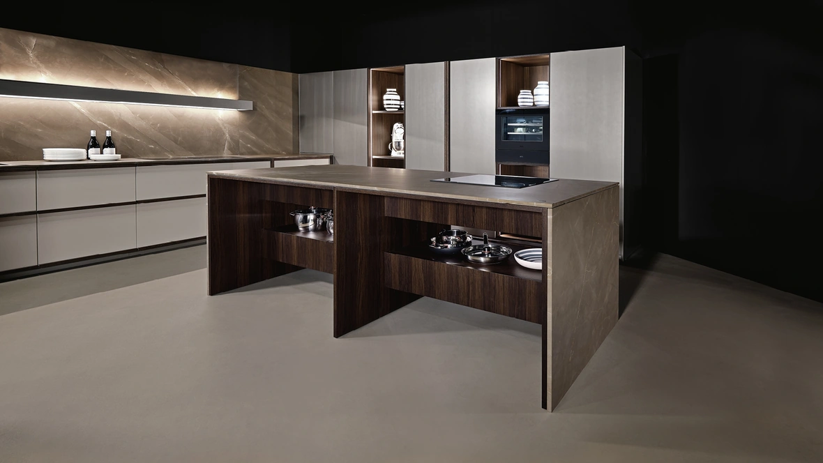 Cucina Design con isola Arena Mass + K table di Maistri