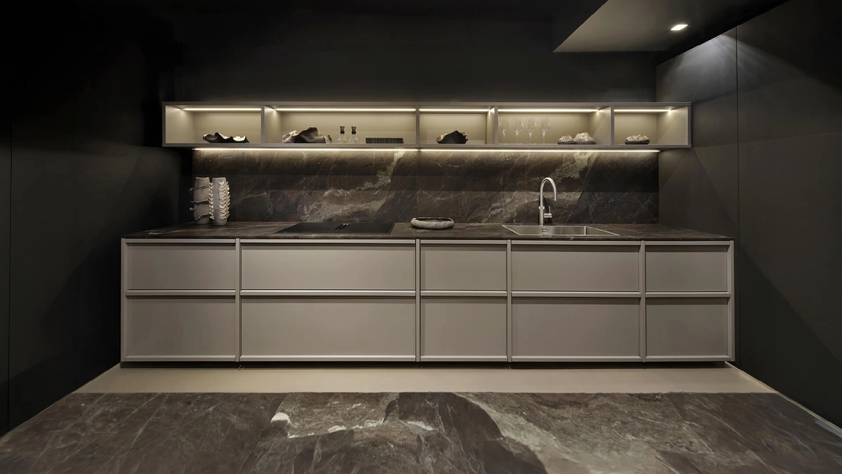Cucina Design lineare Arena Mass in laccato di Maistri