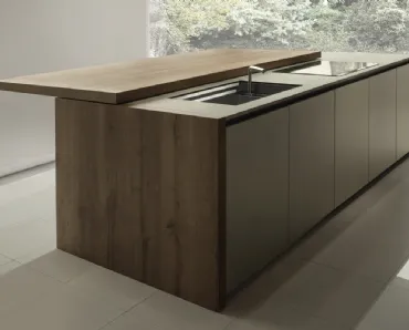 Cucina Design lineare in legno di rovere e laccato opaco Arka 05 di Maistri