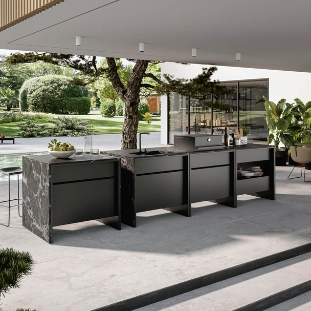 Cucina Design outdoor ad anta intera B table di Maistri