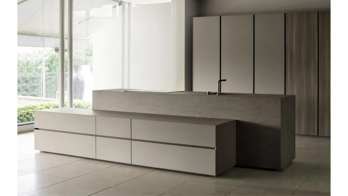 Cucina Design Giza in laccato con isola di Maistri